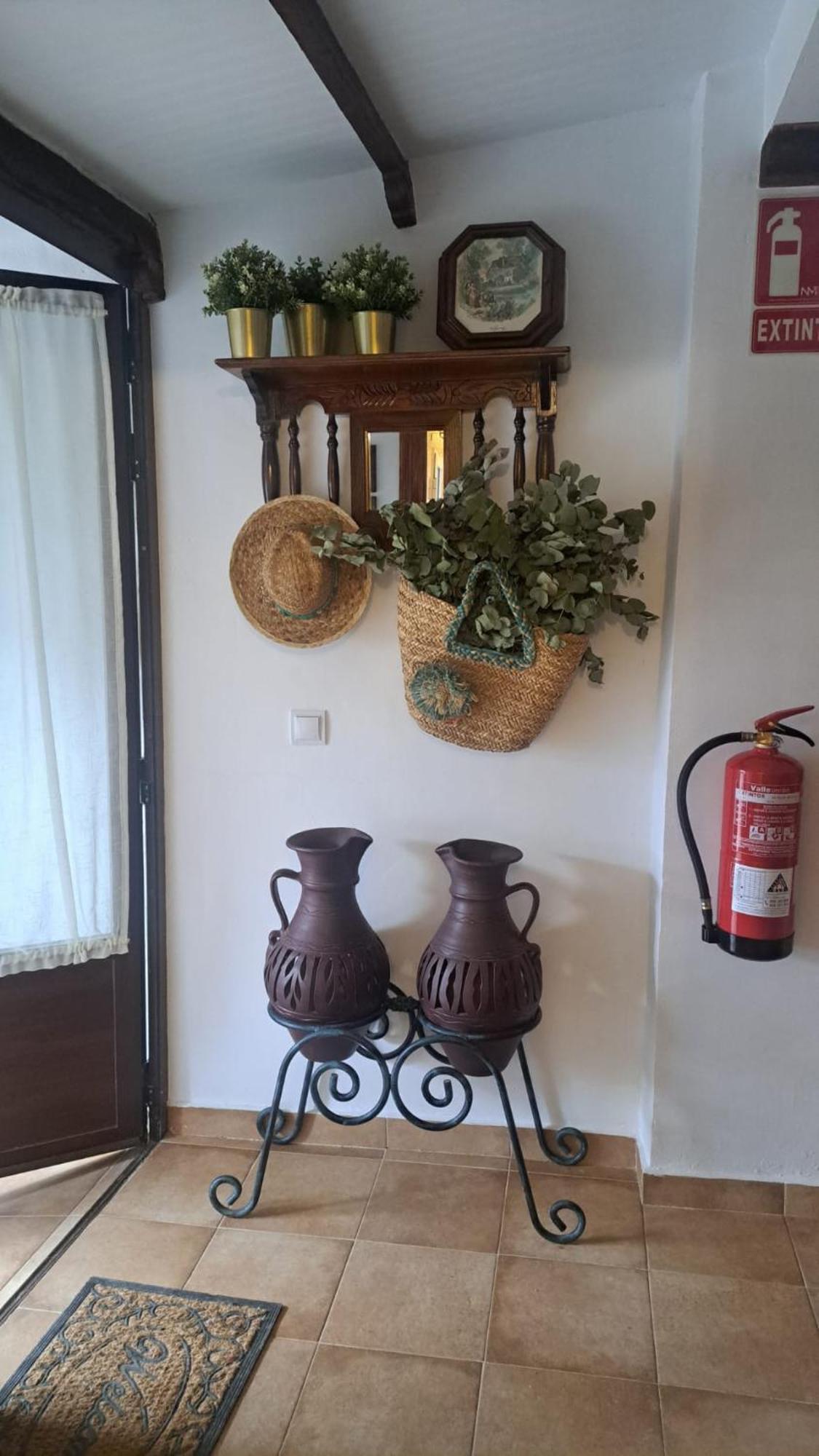En San Carlos Del Valle- Dona Gumersinda Ferienhaus *